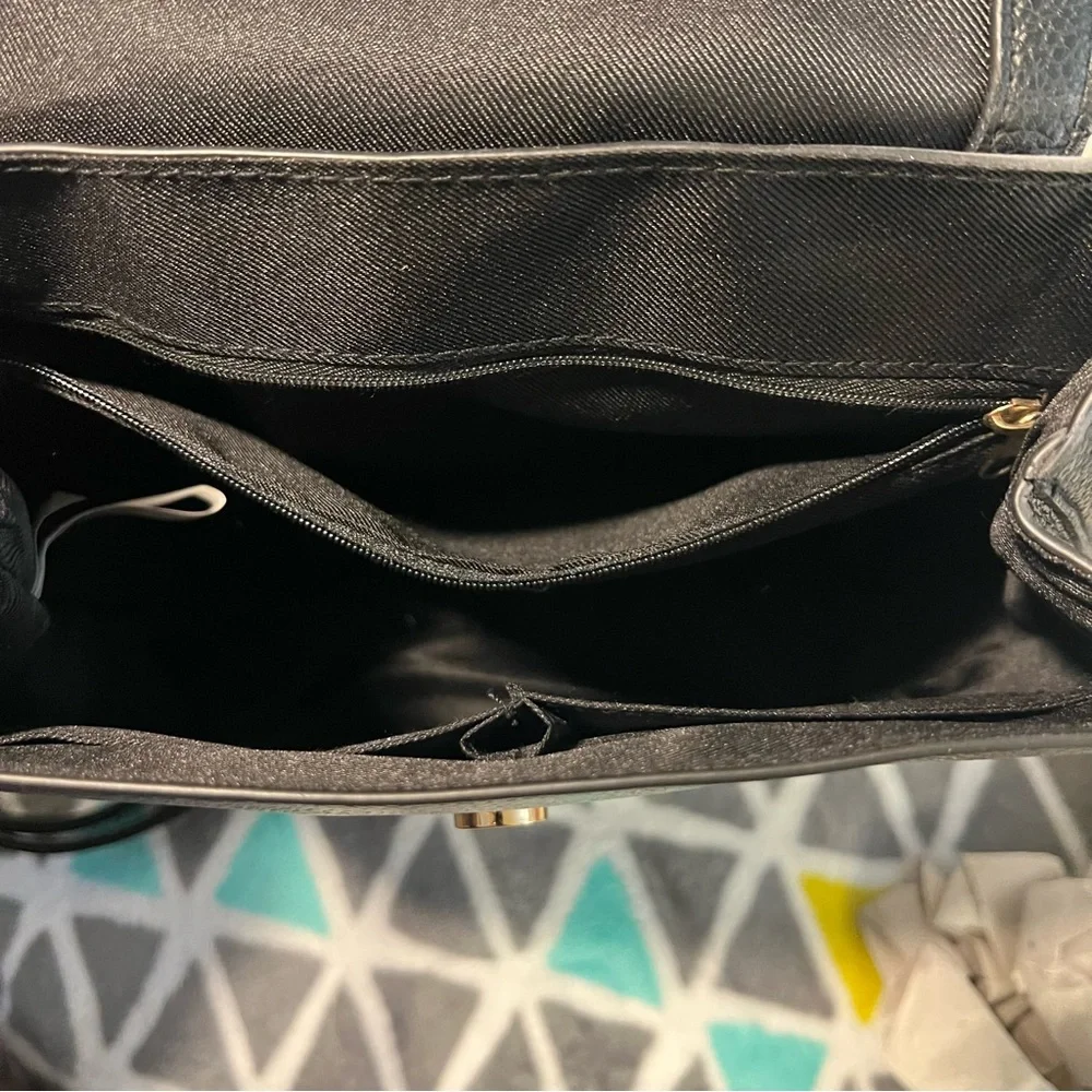 2-in-1 crossbody/backpack bag